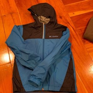 Like new Columbia rain coat/windbreaker